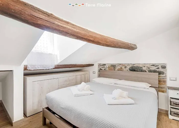 Apartment Il Cielo In Stanza, Terre Marine